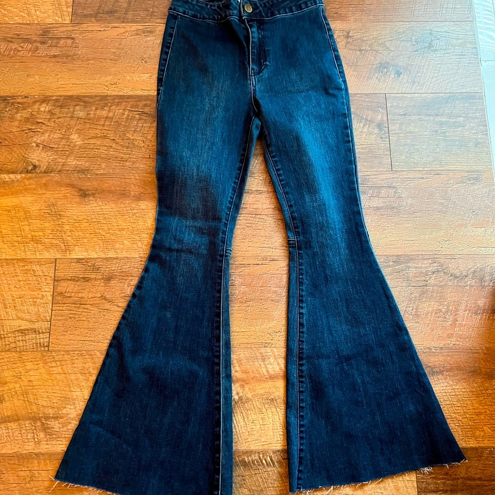 Girls NWOT bell bottom jeans